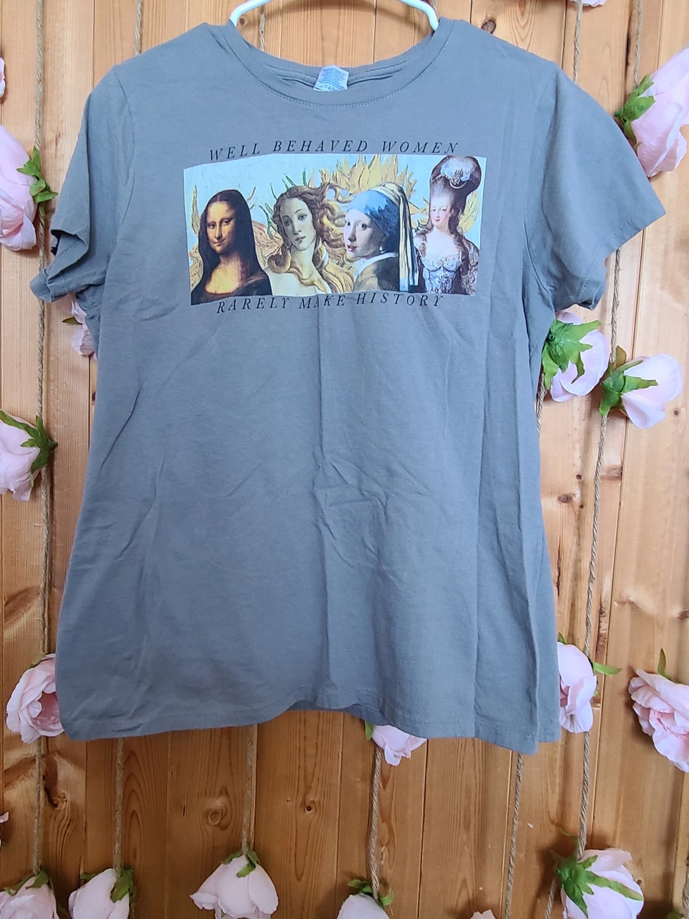 Graphic Tee "Well Behaved Women" with Classic Art Panel - Gray